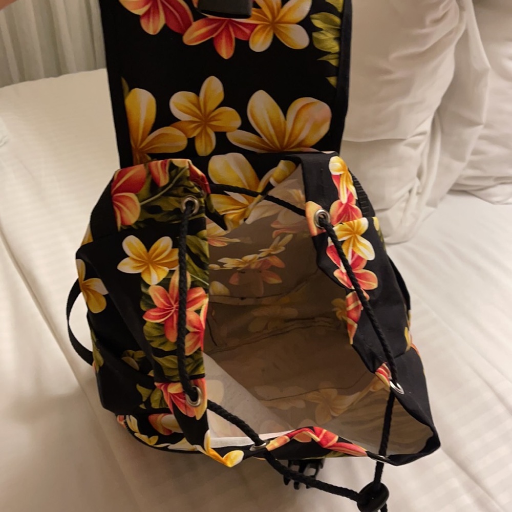 Small/compact backpack - Picture 5 of 5